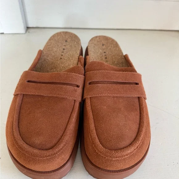 REEF Vista Liana Clogs size 11. Warm brown/cognac color - Picture 3 of 9